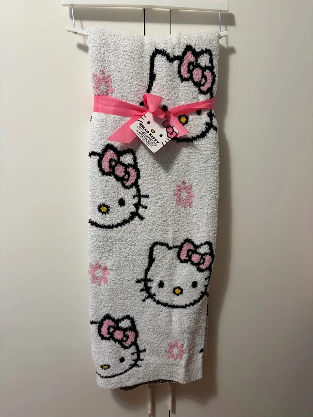 Hello Kitty SUPER SOFT White Pink Bow Plush Throw Blanket